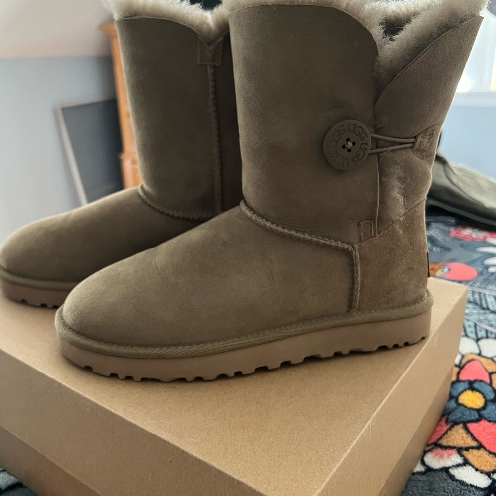 UGG Tan Shearling Winter Boots